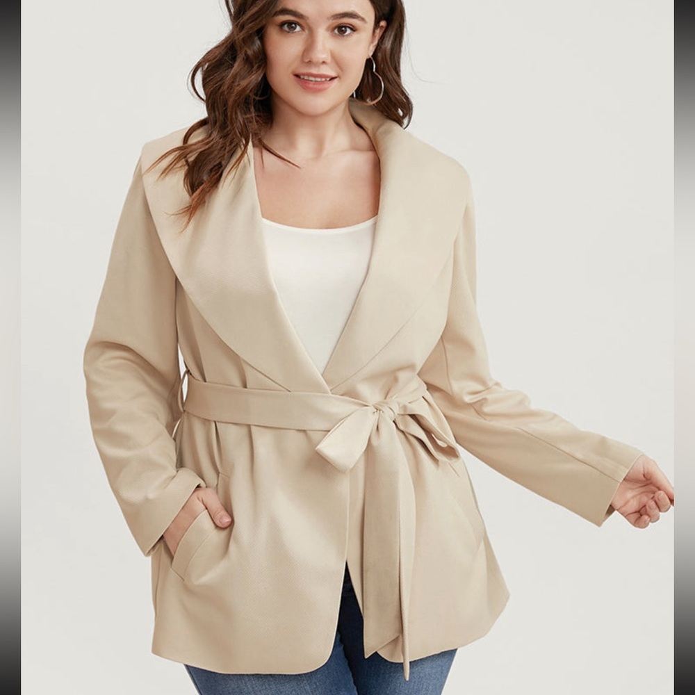 NWT-Stunning White-ish Trench Style Jacket. Soft and Inspiring! Pockets!